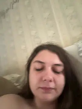 Snapshot of itzcheyduh chatting on 04/17/26, 11:57 itzcheyduh online show from 04/17/26, 11:57