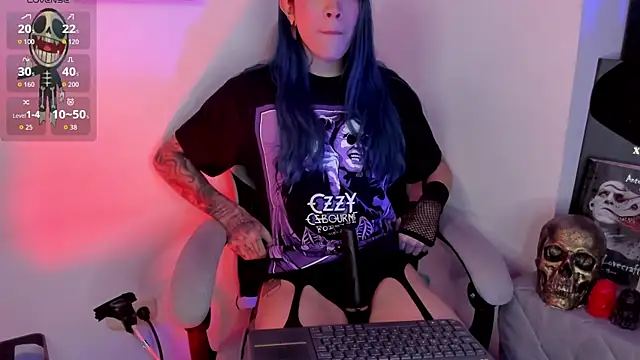 Snapshot of sofi_pretty_uwu- chatting on 06/23/26, 02:31 sofi pretty uwu- online show from 06/23/26, 02:31