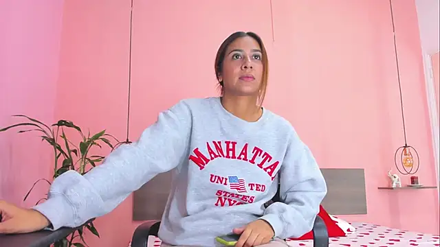 Alana Suares1 online show from 02/25/25, 07:47