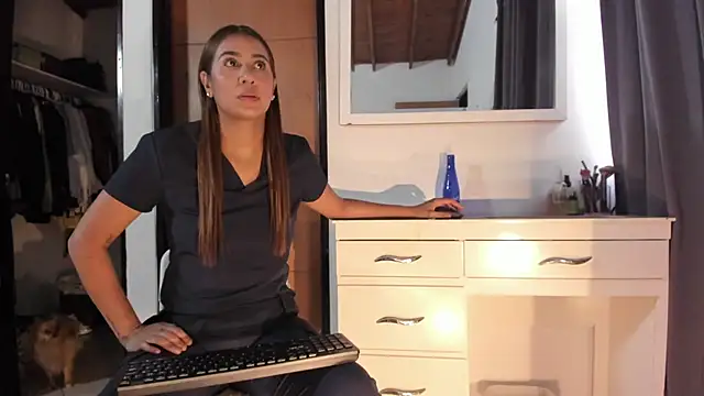 Alana Suares1 online show from 07/14/26, 08:58