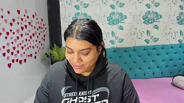 LindaBreeS online show from 02/01/25, 04:54