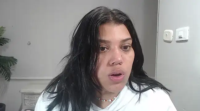 LindaBreeS online show from 02/17/25, 08:04