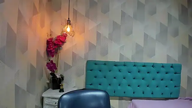 Snapshot of LindaBreeS chatting on 05/23/26, 01:26 LindaBreeS online show from 05/23/26, 01:26