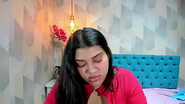 Snapshot of LindaBreeS chatting on 06/03/26, 02:33 LindaBreeS online show from 06/03/26, 02:33