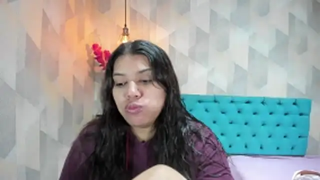 Snapshot of LindaBreeS chatting on 06/04/26, 01:39 LindaBreeS online show from 06/04/26, 01:39