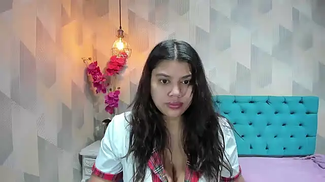 Snapshot of LindaBreeS chatting on 06/29/26, 10:48 LindaBreeS online show from 06/29/26, 10:48