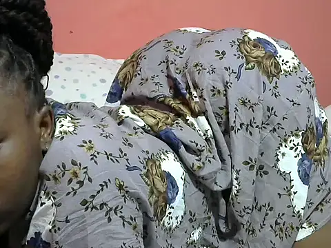 Snapshot of Qurate01 chatting on 01/14/26, 08:25 Qurate01 online show from 01/14/26, 08:25