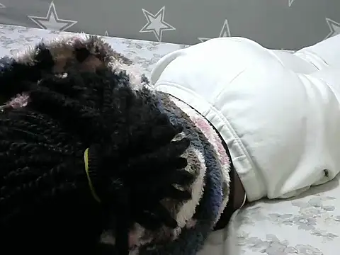 Snapshot of Qurate01 chatting on 03/25/26, 05:52 Qurate01 online show from 03/25/26, 05:52