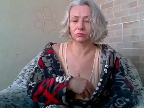 Lorie Carrie online show from 02/20/26, 09:32