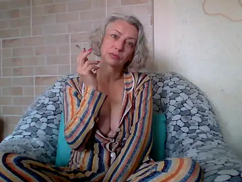 Snapshot of Lorie_Carrie chatting on 07/11/26, 08:39 Lorie Carrie online show from 07/11/26, 08:39