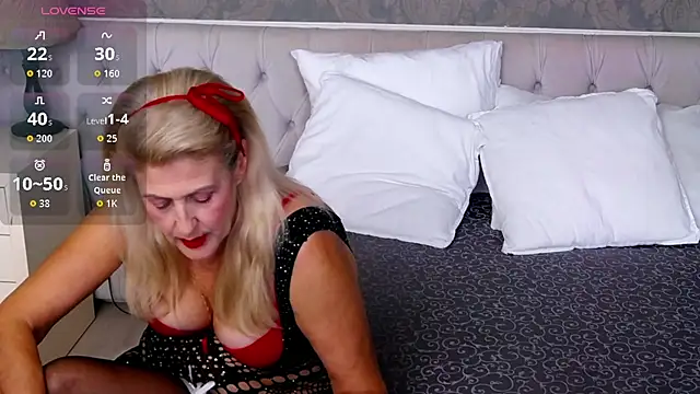 ElenaJuarez online show from 10/09/25, 04:16