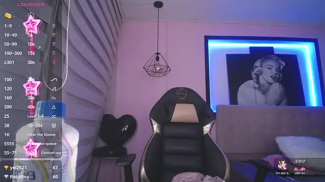 Snapshot of Andrea_Ramos chatting on 12/24/24, 11:06 Andrea Ramos online show from 12/24/24, 11:06