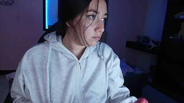 Snapshot of Andrea_Ramos chatting on 02/06/25, 07:13 Andrea Ramos online show from 02/06/25, 07:13