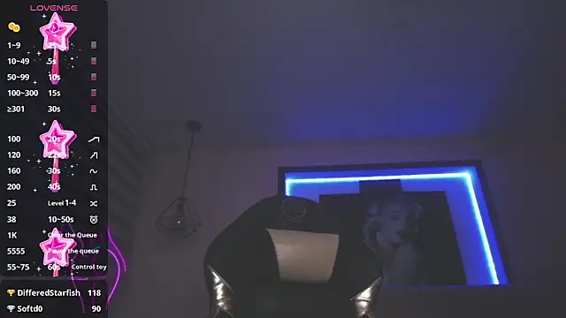 Snapshot of Andrea_Ramos chatting on 03/11/25, 09:45 Andrea Ramos online show from 03/11/25, 09:45