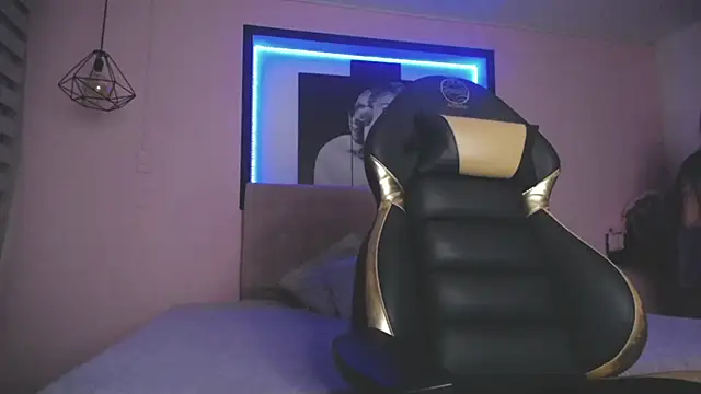 Snapshot of Andrea_Ramos chatting on 03/19/25, 02:37 Andrea Ramos online show from 03/19/25, 02:37