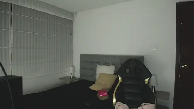 Snapshot of Andrea_Ramos chatting on 09/30/25, 05:51 Andrea Ramos online show from 09/30/25, 05:51