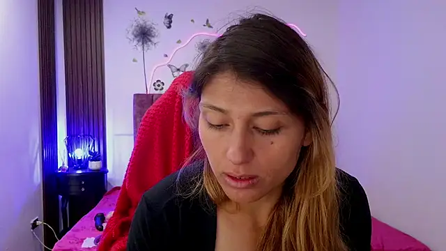 Snapshot of elena_detroya chatting on 01/06/26, 12:31 elena detroya online show from 01/06/26, 12:31