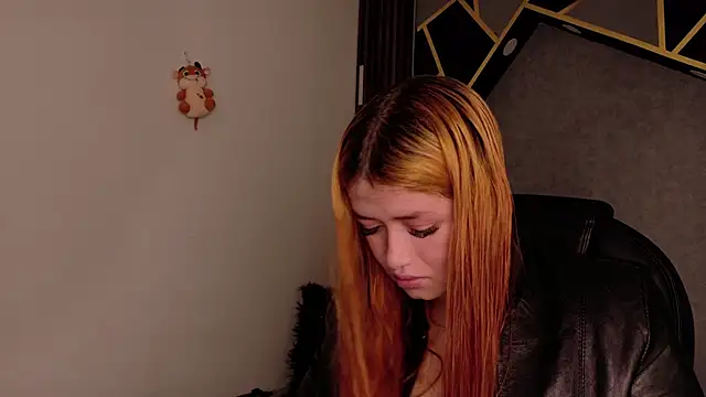 Snapshot of almma_shy chatting on 03/18/25, 02:15 almma shy online show from 03/18/25, 02:15