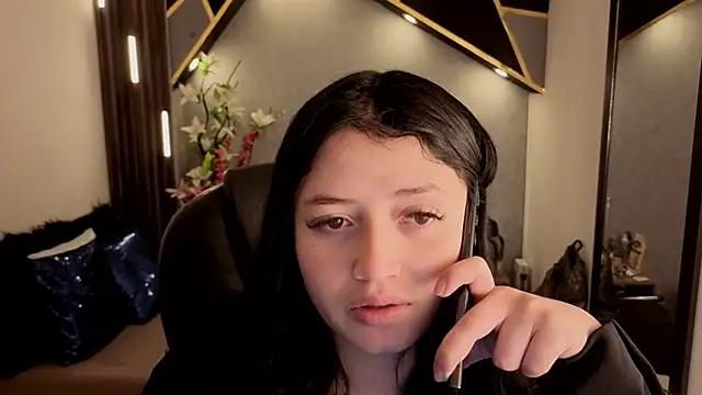 Snapshot of almma_shy chatting on 12/03/25, 01:42 almma shy online show from 12/03/25, 01:42