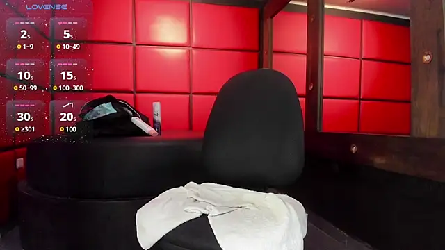 Snapshot of THIAGOXBIG chatting on 02/27/25, 08:39 THIAGOXBIG online show from 02/27/25, 08:39