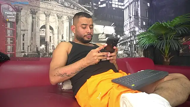 Snapshot of THIAGOXBIG chatting on 10/29/25, 10:00 THIAGOXBIG online show from 10/29/25, 10:00