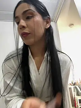 Snapshot of Nikothyna chatting on 04/05/26, 07:44 Nikothyna online show from 04/05/26, 07:44
