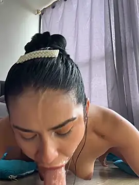 Snapshot of Nikothyna chatting on 04/15/26, 07:58 Nikothyna online show from 04/15/26, 07:58