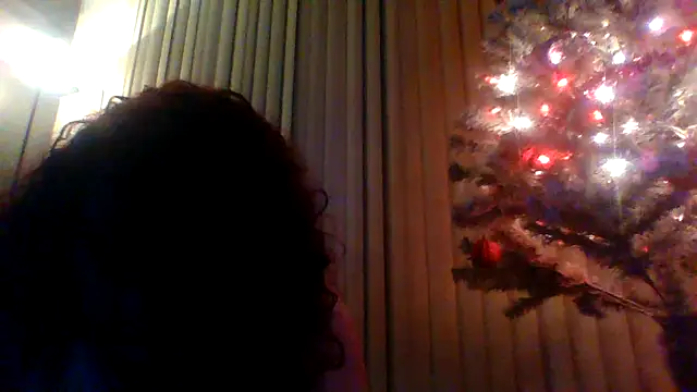 Snapshot of lolabun247 chatting on 11/28/25, 11:46 lolabun247 online show from 11/28/25, 11:46