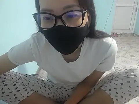 Snapshot of elllaaxx chatting on 07/12/26, 03:41 elllaaxx online show from 07/12/26, 03:41
