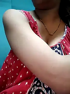 Snapshot of sexyindi_couple chatting on 01/04/25, 05:26 sexyindi couple online show from 01/04/25, 05:26