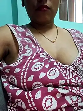 Snapshot of sexyindi_couple chatting on 03/12/25, 07:02 sexyindi couple online show from 03/12/25, 07:02