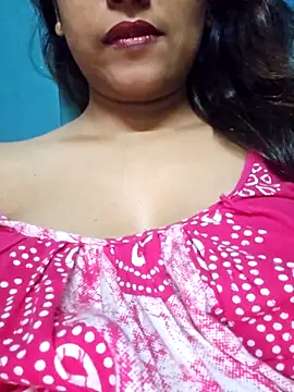 Snapshot of sexyindi_couple chatting on 09/24/25, 05:55 sexyindi couple online show from 09/24/25, 05:55