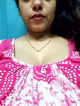 Snapshot of sexyindi_couple chatting on 10/09/25, 01:20 sexyindi couple online show from 10/09/25, 01:20