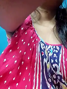 Snapshot of sexyindi_couple chatting on 11/25/25, 12:49 sexyindi couple online show from 11/25/25, 12:49