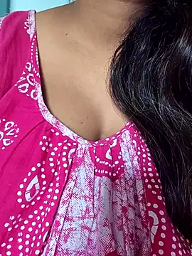 Snapshot of sexyindi_couple chatting on 12/02/25, 06:08 sexyindi couple online show from 12/02/25, 06:08