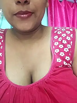 Snapshot of sexyindi_couple chatting on 01/07/26, 08:28 sexyindi couple online show from 01/07/26, 08:28