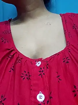 Snapshot of sexyindi_couple chatting on 05/08/26, 02:22 sexyindi couple online show from 05/08/26, 02:22