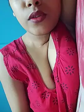 Snapshot of sexyindi_couple chatting on 05/30/26, 07:38 sexyindi couple online show from 05/30/26, 07:38