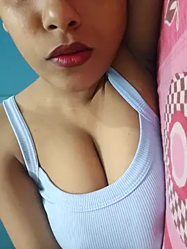 Snapshot of sexyindi_couple chatting on 06/23/26, 07:28 sexyindi couple online show from 06/23/26, 07:28
