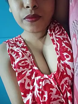 Snapshot of sexyindi_couple chatting on 07/04/26, 07:47 sexyindi couple online show from 07/04/26, 07:47