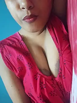 Snapshot of sexyindi_couple chatting on 07/26/26, 07:59 sexyindi couple online show from 07/26/26, 07:59