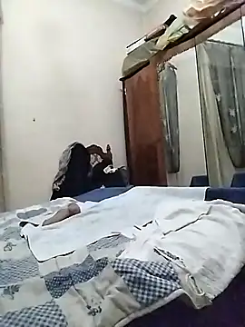 Snapshot of Lucia8600 chatting on 11/12/25, 09:14 Lucia8600 online show from 11/12/25, 09:14