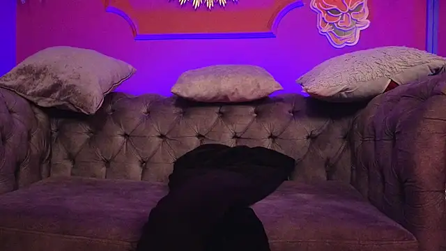 Julieta Russell online show from 12/15/25, 11:25