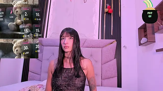 Snapshot of laurem-paulette chatting on 03/18/25, 07:10 laurem-paulette online show from 03/18/25, 07:10