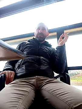 Snapshot of BZHsex chatting on 03/03/25, 07:32 BZHsex online show from 03/03/25, 07:32