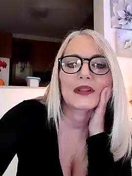 kikkastar online show from 12/10/24, 07:54