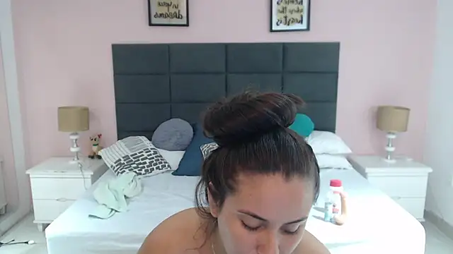 MadisonJenner online show from 12/21/24, 04:36