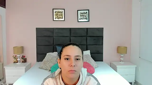 MadisonJenner online show from 12/19/25, 11:06