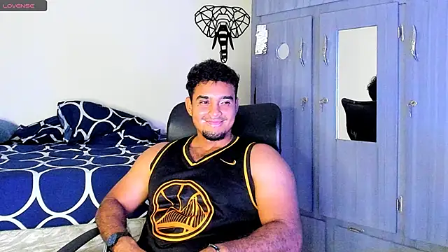 Big furry bear13 online show from 02/26/25, 07:53