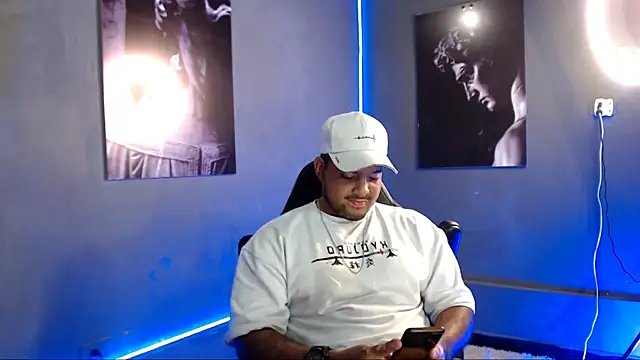 Big furry bear13 online show from 09/22/25, 05:09